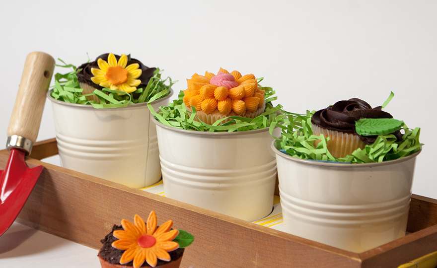 How To Decorate Flower Cupcakes