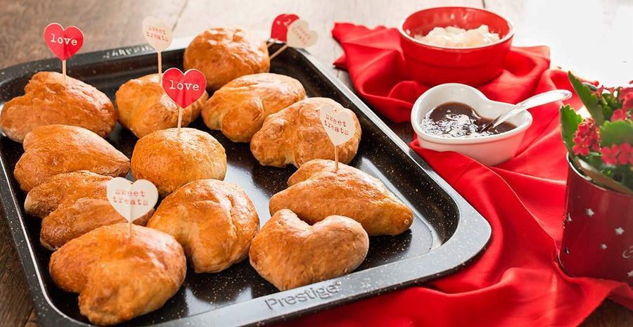 Heart Shaped Cinnamon and Vanilla Buns