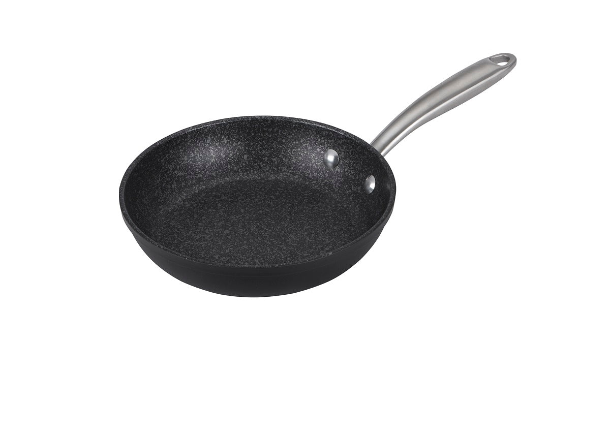 Scratch Guard long lasting frying pan is scratch resistant, all hob suitable and dishwasher safe. You can even finish food in the oven up to 260C!